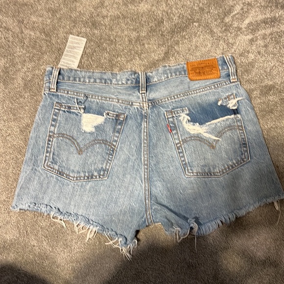 Size 31/8 Levi’s Wedgie Short - Picture 5 of 5